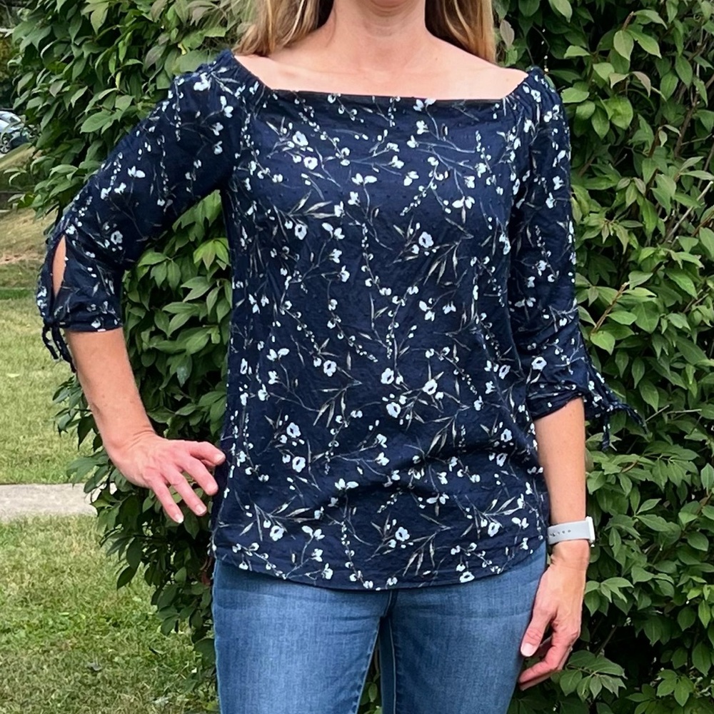 - CeCe Navy Swiss Dot Floral Blouse SZ M! EUC!